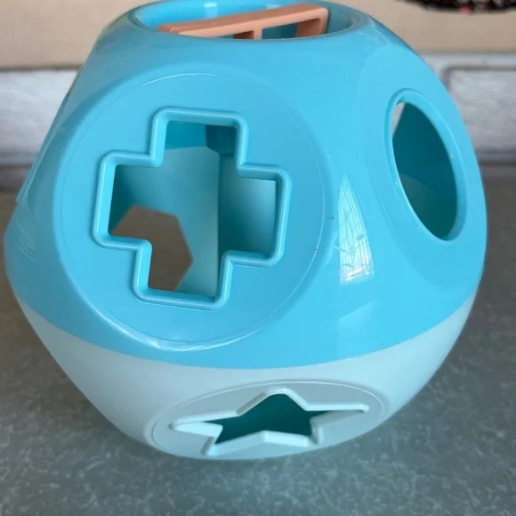 Tupperware Shape-O-Ball - Picture 3 of 8